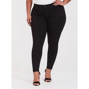 Torrid Sky High Black Skinny Jean